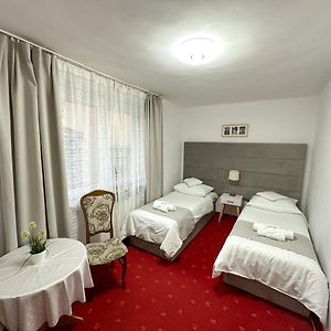 Pokój typu standard z dwoma pojedynczymi łóżkami